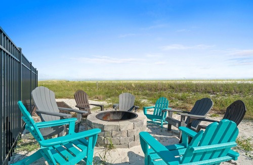 Mexico Beach House | Sunset Dreamer- Beachfront MB Home- Priv. Pool, Pet Friendly, Hot Tub, Sleeps 13