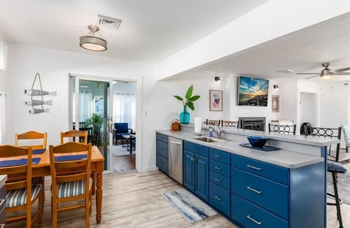 North Cape May House | SUNSET DREAMS, POOL, PET FRIENDLY 4BR/2BA Sleeps 12