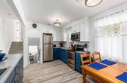 North Cape May House | SUNSET DREAMS, POOL, PET FRIENDLY 4BR/2BA Sleeps 12