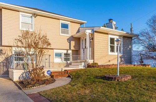 North Cape May House | SUNSET DREAMS, POOL, PET FRIENDLY 4BR/2BA Sleeps 12