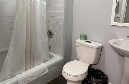 Bridgman House | Sunset Dunes Inn & Suites 104