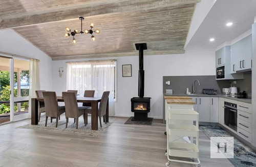 Chain Valley Bay House | Sunset Escape - Reserve Waterfront w/Kayaks