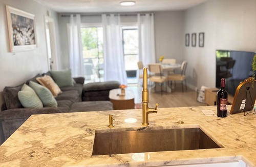 East Lake Woodlands Condo | Sunset Escape Heated Pool : Honeymoon Island Pass + Gated Community