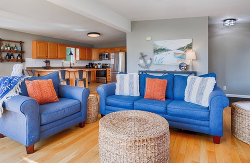 Romulus House | Sunset Escape: Stunning Seneca Lake Sunsets!