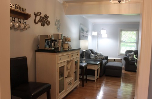 Southeast Springfield House | Sunset Getaway - Entire House Sleeps up to 12