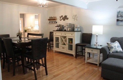 Southeast Springfield House | Sunset Getaway - Entire House Sleeps up to 12