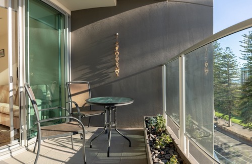 Glenelg Apartment | SUNSET GETAWAY GLENELG