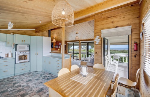 Mahia House | Sunset Haven - Mahia Holiday Home