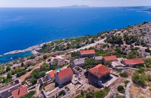 Zarace Villa | Sunset Haven Villa in Zarace Hvar