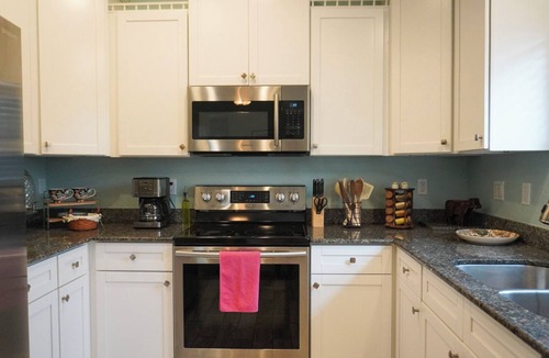 Sunset Park House | Sunset Hideaway - Located near the River District