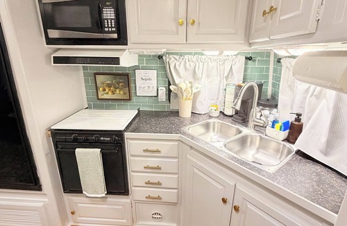 Springtown House | Sunset Hideaway