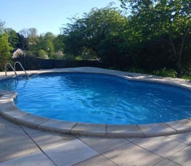Magnac-Laval Bed & Breakfast | Sunset House Chambres de Hotes