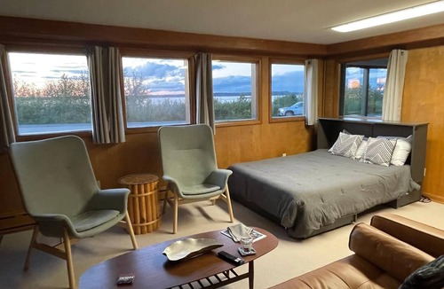 Downtown Anchorage House | Sunset House Lower Level