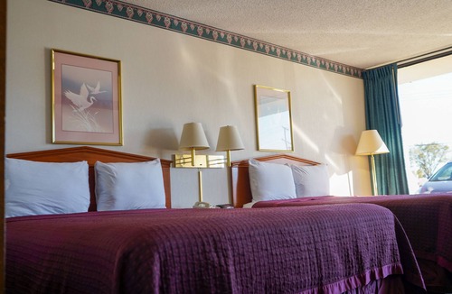 Clarksville Hotel | Sunset Inn Clarksville
