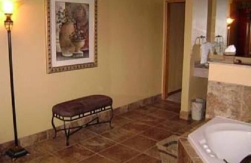 Highlands Hotel | Sunset Inn & Suites - Lincoln Airport