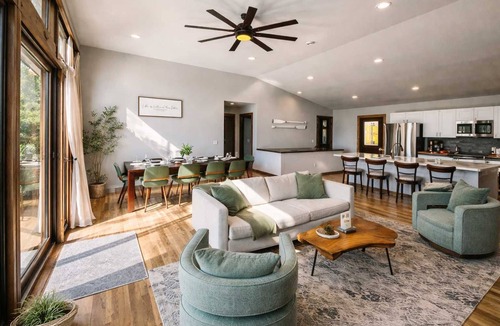 New Lisbon House | Sunset Lake Escape, Beachfront, Dog Friendly