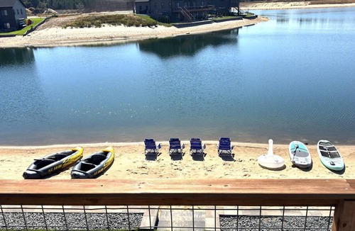 New Lisbon House | Sunset Lake Escape, Beachfront, Dog Friendly