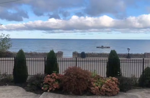 Olcott House | Sunset Lake House in Olcott Beach, NY
