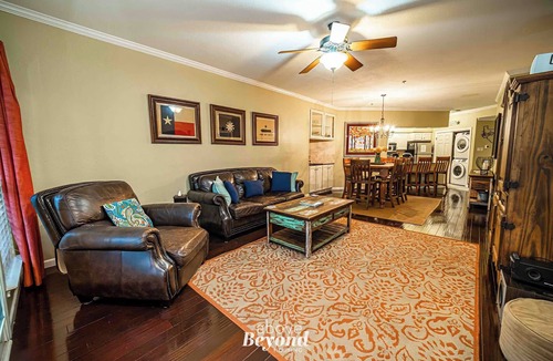 Highland Lake Estates Condo | Sunset & Lake View on Island Retreat