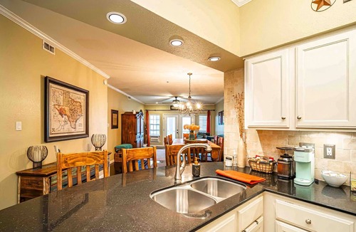 Highland Lake Estates Condo | Sunset & Lake View on Island Retreat