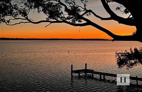 Toukley House | Sunset Lakehouse