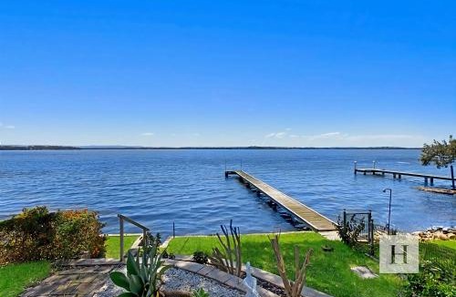 Toukley House | Sunset Lakehouse