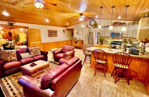 Harpers Ferry Cabin | Sunset Lodge 10 Bed Cabin w/Pool & HotTub