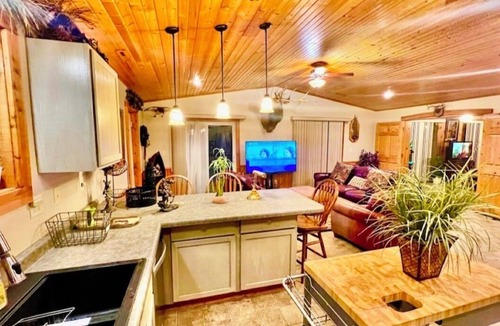 Harpers Ferry Cabin | Sunset Lodge 10 Bed Cabin w/Pool & HotTub