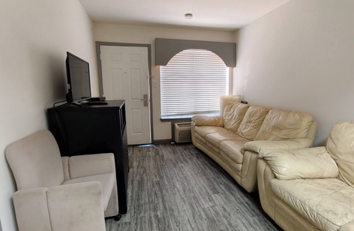 Elgin Hotel | Sunset Lodge Elgin Near U.S. 290 By Hotel O