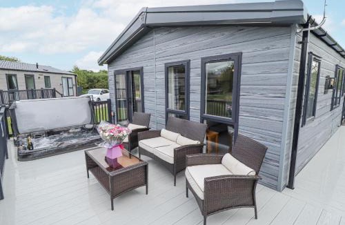 Woodhall Spa House | Sunset Lodge