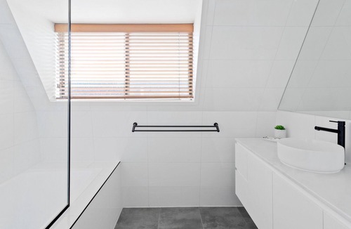 Sunset Strip House | Sunset Lodge - WIFI and Fireplace