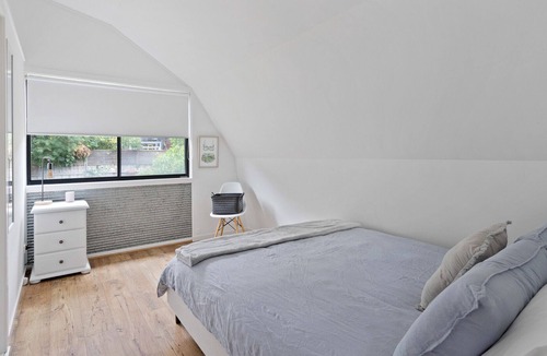 Sunset Strip House | Sunset Lodge - WIFI and Fireplace