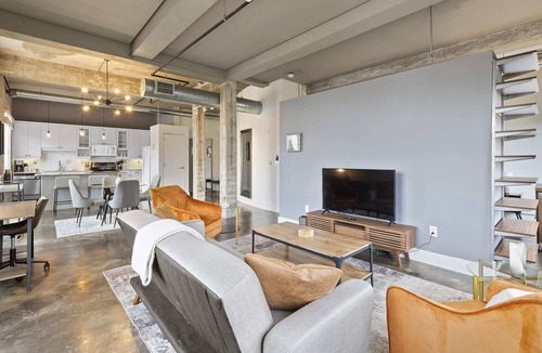 Downtown Austin Apartment | Sunset Loft on 5th St