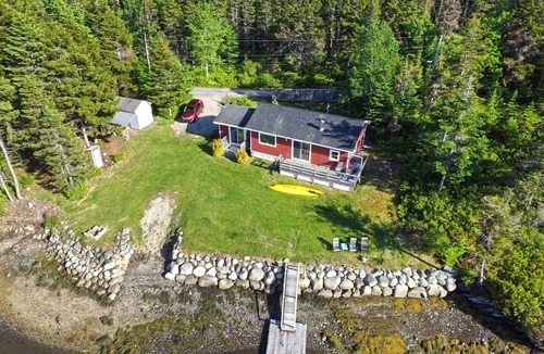 Garden Lots Cottage | Sunset Ocean Cove Waterfront Cottage - 10 mins from Lunenberg, great restaurants