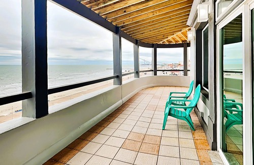San Jacinto Condo | Sunset On The Seawall #1 by Ryson Vacation Rentals