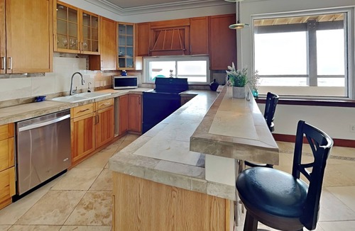 San Jacinto Condo | Sunset On The Seawall #1 | Pet Friendly, Beach Views + Beach view