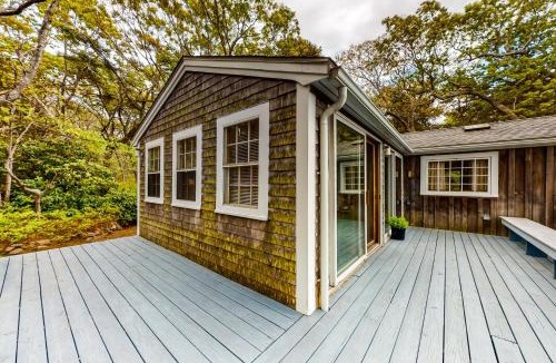 Tisbury House | Sunset on the Vineyard