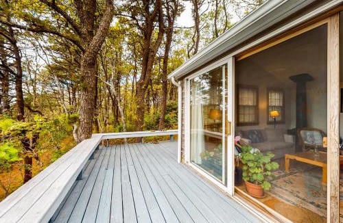 Tisbury House | Sunset on the Vineyard