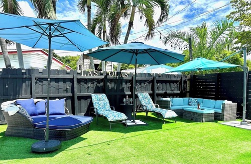 Edgewood House | Sunset Palm Retreat with pool