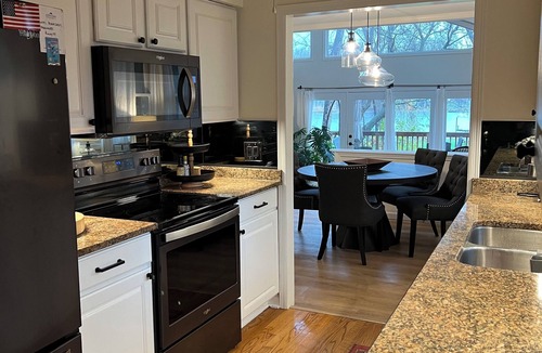 Solon Mills House | Sunset Paradise River Home