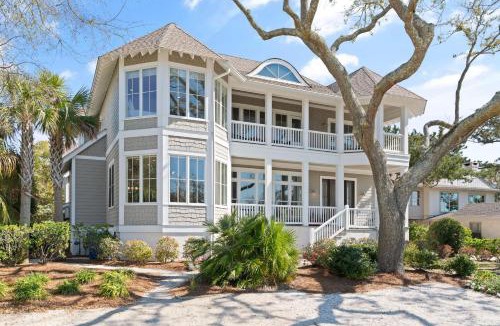 East Beach House | Sunset Peak - 1928 Ocean Road