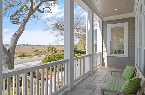 East Beach House | Sunset Peak - 1928 Ocean Road