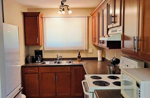 Lambton Shores Cottage | Sunset Pines Cottage Ipperwash ~ minutes to beach!