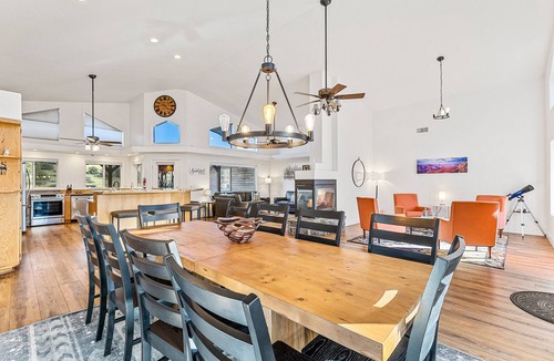 Flagstaff House | 🌅 Sunset Ranch 🌅 Views Views Views with Private Indoor Pickelball Court