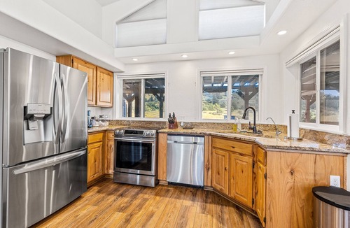 Flagstaff House | 🌅 Sunset Ranch 🌅 Views Views Views with Private Indoor Pickelball Court