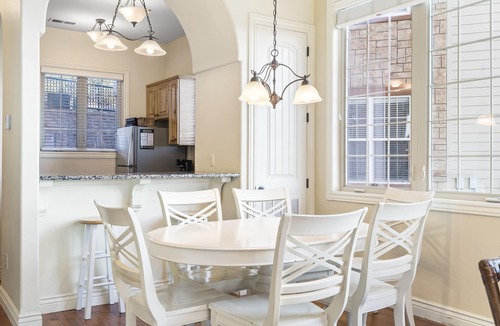 Indian Point Condo | Sunset Retreat | 3 Min from Silver Dollar