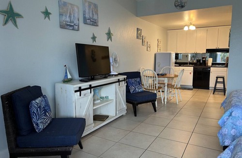 Ruskin Condo | Sunset Retreat Condo #506 Little Harbor