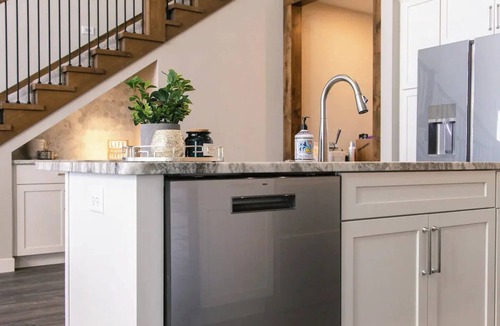 Winneconne House | Sunset Retreat EAA home