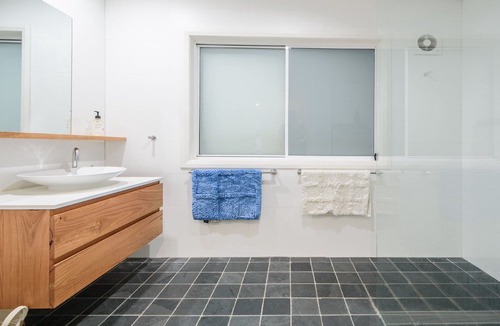 Hardys Bay House | Sunset Retreat - Hardy's Bay