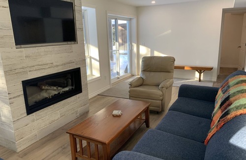 Novar Cottage | Sunset Retreat - Includes Kayaks, Firepit, BBQ